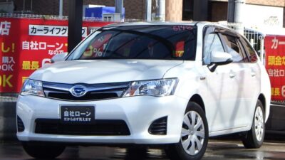 COROLLA FIELDER カローラフィールダー HV G カタログ燃費33.0km/L⛽️ 1,500ccなので自動車税も安く、お財布に優しいコンパクトカーです💰️ フルフラット可能なので大きなお荷物でもスイスイ積み込み可能📦️ 純正SDナビでBluetoothオーディオ視聴可能🎵 お仕事やレジャーなど万能に活躍できます✨️ ビルトインETC付きなので出張や遠出の際にも便利です🗾 🌜大阪店専用HPも要チェック❗carlifegroup.jp で検索🕵️♂️ Instagram・Twitter・TikTokも随時更新中❗❗🌛《1年保証付》