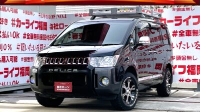 DELICA　デリカ D5　シャモニー【特別仕様車グレード】【４ＷＤ】【カスタム】＂４ＷＤミニバンの王道・Ｄ５＂純正オプション品多数装着の人気グレード💡「フロントバンパープロテクター💎大型バンパーコーナープロテクター💎大型フォグランプ💎オートステップ💎ヘビーデューティールーフキャリア💎リアラダー」セカンドシートも７人乗りキャプテンタイプ💺フリップダウンモニター付きでエンタメ充実📺悪路走行は４ＷＤモードにお任せ🚙楽々運転のクルーズコントロール機能付💎ＭＫＷ１６インチＡＷ＆納車時新品ＡＴタイヤ装着🌈月々３万円台～ＯＫ👛車検２年付🚗福岡店専用HPでも在庫確認可能‼✨ 【carlifegroup.fukuoka.jp/】で検索🕵️‍♂️