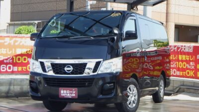 NV350　キャラバン　DX低床　EXパック　大阪店人気の商用バン❗️　売れ筋過ぎて仕入れが追いついていません💦　ETC付きで遠方へのお仕事の際も非常に便利です🗾　純正メモリーナビでフルセグTV視聴可能📺️　2列目シートを倒すことで荷室のスペースを広げることができるため、大きな機材や工具もガンガン積み込むことができます⚒️　🌜大阪店専用HPも要チェック❗carlifegroup.jp で検索🕵️‍♂️　Instagram・Twitter・TikTokも随時更新中❗❗🌛 《1年保証付》