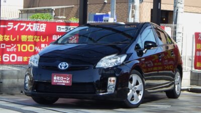 PRIUS　プリウス　Sツーリングセレクション　～30系前期型～　カタログ燃費性能は驚異の38.0km/L🍃　専用AWや2連LEDヘッドライトなどスポーティーなツーリングセレクション⚡　ドライブレコーダー、バックカメラも付いており運転がご不安でも安心🙌　HDDナビでフルセグTV・DVD視聴可能でBluetoothオーディオも接続可能です📱　トランクルームも広くてお仕事にも使えます😆　🌜大阪店専用HPも要チェック❗carlifegroup.jp で検索🕵️‍♂️　Instagram・Twitter・TikTokも随時更新中❗❗🌛 《1年保証付》