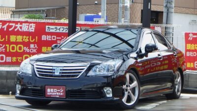 CROWN　クラウンハイブリッド　Gパッケージ　《ユーザー買取車》　希少な最上級「Gパッケージ」👑　フルセグTV･DVD視聴可能でBluetoothオーディオも接続可能のHDDナビ🎵　黒本革シートにシートヒーター&シートエアー・パワーシート&シートメモリー等、高級車らしい上級装備が盛りだくさん💺　開放感あるサンルーフや本革巻きステアリング、レーダークルーズコントロールでデザイン性も利便性も兼ね備えた贅沢な車両💎　豪華な高級セダンが月々3万円台でお乗りいただけます🎉　🌜大阪店専用HPも要チェック❗carlifegroup.jp で検索🕵️‍♂️　Instagram・Twitter・TikTokも随時更新中❗❗🌛《1年保証付》