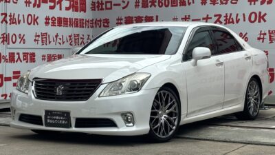 CROWN　クラウン　ロイヤルサルーン　【カスタム】【ユーザー買取車】💎車高調ローダウン＆ＢＲＯＣＨＥＮ・ＤＳ５５ １９インチＡＷ装着済💎アスリートとはまた違うロイヤルタイプの上品な１台✨純正ＨＤＤマルチナビ🗾ＤＶＤ💿Ｂｌｕｅｔｏｏｔｈ🎶📱📞フルセグＴＶ内蔵型📺走行中映像視聴可能👀クルーズコントロール装備・高速も楽々追尾運転🚗🌞🚗福岡店専用HPでも在庫確認可能‼✨ 【carlifegroup.fukuoka.jp/】で検索🕵️‍♂️