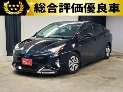 PRIUS プリウス　S 　【カスタム】　✨🌈２０１６年式✨🌈大人気５０型✨大人気カラーブラックボディ😍デイライト✨社外フルエアロ装備❗✨💎魅力的なトヨタセーフティセンスがオプション装備されている車両です😁✨安全装備もバッチリ👍✨純正９インチナビ🗾ＤＶＤ💿CD📀🎶Ｂｌｕｅｔｏｏｔｈ🎶📱📞フルセグＴＶ内蔵型📺走行中映像視聴可能👀ＬＥＤヘッドライト・ＬＥＤフォグ・オートＨｉビーム機能付💡レーダークルーズコントロール・高速走行も追尾機能で楽々運転🚗✨車検２年付💎総合評価優良車💎😍✨🌈5０型プリウス！！ブラックカラーの人気エアロタイプ装着済👀カタログ燃費ＪＣ０８モード🍂３７．２ｋｍ／Ｌのお財布に優しい低燃費✨🌜TOKYO店専用HPにて更新中❗ carlifegroup.tokyo.jpで検索🕵️‍♂️🌛《1年保証付》