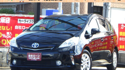 PRIUS　プリウスα　G　～7人乗りtype～　燃費性能に定評のあるステーションワゴン⛽️　3列シートで大人数でも乗れるため色んなシチュエーションで大活躍✨️　プリウスとミニバンのいいとこ取りを実現したお車です🍀　さらにビルトインETCやクルーズコントロールなど遠出の際に便利な装備も付いておりますので遠方へのお出かけもラクラクです🗾　純正2連LEDヘッドライトで見た目も明るさも良好💡　🌜大阪店専用HPも要チェック❗carlifegroup.jp で検索🕵️‍♂️　Instagram・Twitter・TikTokも随時更新中❗❗🌛《1年保証付》