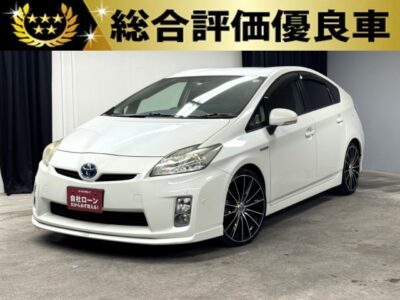 PRIUS　プリウス　S　【総合評価優良車】【カスタム】フロント＆リアモデリスタハーフエアロ❗RSRダウンサス❗社外19インチアルミホイールでドレスアップ🚗　カタログ燃費・ＪＣ０８モード３０．４ｋｍ／Ｌの低燃費🍃 　スマートキー&プッシュスタート付きエンジン楽々スタート！✨　HVバッテリーも1年保証付き👍　クリアランスソナーで狭い道でも安心😆　月々2万円台～🎶　✨車検2年付✨　🌜TOKYO店専用HPにて更新中❗ carlifegroup.tokyo.jpで検索🕵️‍♂️🌛