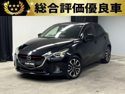 DEMIO　デミオ　XDツーリング　セーフティパッケージ　✨総合評価優良車✨　JC08モード燃費26.4km/ℓと抜群の低燃費&環境にも◎なクリーンディーゼルエンジン搭載🌎　小回りの良いコンパクトなボディーがちょっとしたお出かけなどで大活躍✨　爽快な加速感が楽しめるターボ搭載車なので幅広いシーンにおすすめです✨　高速道路で役立つETC付き🌟　後部座席を倒せば十分なラゲッジスペース🌈　ステアリングスイッチで走行中でも簡単にオーディオ操作が可能です🎵　✨車検2年付で月々３万円台～✨　　🌛TOKYO店専用HPにて更新中❗ carlifegroup.tokyo.jpで検索🕵️‍♂️🌛《1年保証》