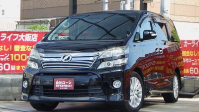 VELLFIRE　ヴェルファイア　2.4Z　～後期型～　充実装備のヴェルファイア✨️　ドライブレコーダーやレーダー探知機付きで安全にこだわった1台です📷️　駐車時にはバックカメラ&障害物センサーで安心です👀　純正ナビでBluetoothオーディオ視聴可能🎵　ステアリングスイッチで走行中でもオーディオ操作可能です🎶　後席はキャプテンシートやWエアコンで快適空間💺　🌜大阪店専用HPも要チェック❗carlifegroup.jp で検索🕵️‍♂️　Instagram・Twitter・TikTokも随時更新中❗❗🌛《1年保証付》