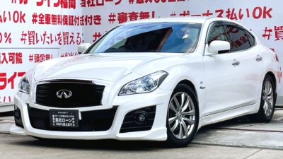 FUGA　フーガ　ハイブリッド　Aパッケージ【カスタム】＂カスタムタイプのセダンタイプハイブリッド車＂最高出力エンジン３０６ｐｓ＆モーター６８ｐｓのハイパワータイプ🔥カタログ燃費では１０・１５モード１９．０ｋｍ／Ｌの驚異の燃費性のも誇る１台🍃純正メーカ―マルチナビ🗾ＤＶＤ📀Ｂｌｕｅｔｏｏｔｈ🎶📱📞フルセグＴＶ内蔵型📺高級感のインパネ＆ハーフレーザーシートタイプ💺タナベ車高調ローダウン＆社外フロントエアロバンパー装着済💎ローフォルムカスタム済💎高速も楽々・レーダークルーズコントロール機能付😲車検２年付🌈🚗福岡店専用HPでも在庫確認可能‼✨ 【carlifegroup.fukuoka.jp】で検索🕵️‍♂️