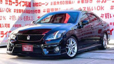 CROWN クラウン 3.5アスリート 【カスタム】🔥後期型仕様🏁＂ＴＯＭ’ｓハーフエアロ・ローダウンでシンプルカスタム＂純正マルチナビ🗾ＤＶＤ💿Ｂｌｕｅｔｏｏｔｈ🎶📞フルセグＴＶ内蔵型📺走行中映像視聴可能👀🎵１９ｃｈアンプ総出力８８０Ｗ・トヨタプレミアムサウンドシステム搭載車📢１８個のスピーカーで強烈なライブサウンドも楽しめる🎉ワイドトレッドスペーサーでボディクリアランスも抜群✨サンルーフ付きで心地よい解放感😎🌈車検２年付🌈🚗福岡店専用HPでも在庫確認可能‼✨【carlifegroup.fukuoka.jp】で検索🕵️‍♂️