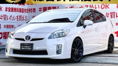 PRIUS　プリウス　Gツーリングセレクション【総合評価優良車】【カスタム】🔥タナベ車高調ローダウン＆Ｗｅｄｓスポーツ１８インチＡＷ装着済😮燃費性能抜群のハイブリッドセダン・１０・１５モード燃費３５．５ｋｍ／Ｌ🌿ストラーダＳＤナビ🗾ＤＶＤ📀Ｂｌｕｅｔｏｏｔｈ📱フルセグＴＶ内蔵型📺走行中映像視聴可能👍ガナードール製マフラー付・心地良い重低音サウンド🎶月々２６，４００円～ＯＫ😮🚗福岡店専用HPでも在庫確認可能‼✨ 【carlifegroup.fukuoka.jp/】で検索🕵️‍♂️