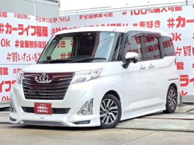 ROOMY　ルーミー　カスタムG S　【カスタム】＂上級グレードタイプ・コンパクトハイトワゴン💎走行４万km台💎モデリスタハーフ３点エアロ装着車💎純正９インチＳＤナビ🗾ＤＶＤ📀Ｂｌｕｅｔｏｏｔｈ🎶📞フルセグＴＶ内蔵型📺走行中映像視聴可能👀純正フリップダウンモニター搭載車🌞両側パワースライドドアー・プッシュボタン付きで開閉楽々🚪衝突回避支援システム・スマートアシストⅡ搭載🚨ＬＥＤヘッドライト＆ＬＥＤフォグランプで夜間の視野性もバッチリ💡納車時新品タイヤ装着✨車検２年付✨🚗福岡店専用HPでも在庫確認可能‼✨ 【carlifegroup.fukuoka.jp/】で検索🕵️‍♂️