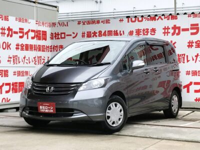 FREED　フリード　Gジャストセレクション ～7人乗りタイプ～✨月々支払1万円台～でお乗りいただける格安価格🤩純正HDDナビ🗾ワンセグTV📺DVD📀安心のバックカメラ付き📸ウォークスルー可能で大人数でのお出掛けも楽々🗾1,500ccクラス5ナンバーサイズのハイトコンパクト🚙パワースライドドアで小さなお子様の力でも後席の乗り降り楽々です🤱明るいＨＩＤヘッドライトタイプ💡フリップダウンモニター付でリアのエンタメも充実✨車検2年付🌈🚗福岡店専用HPでも在庫確認可能‼✨ 【carlifegroup.fukuoka.jp/】で検索🕵️‍♂️