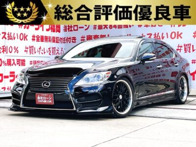 LEXUS　レクサス　LS460　バージョンSZ・Iパッケージ＂中期型＂【カスタム】【総合評価優良車】チューニングサスペンション＆専用ブレーキのアップグレードタイプ🔧エアサスコントローラ＆後期型スピンドルグリルタイプバンパーエアロ・サイドステップ・リアハーフエアロ付きのローダウンカスタム🔥人気ホイールロクサーニ・マルチフォルケッタ２０インチＡＷ🔥純正ＨＤＤマルチナビ🗾ＤＶＤ６連チェンジャー📀Ｂｌｕｅｔｏｏｔｈ🎶📱📞フルセグＴＶ内蔵型📺走行中映像視聴可能👀本革エア―シート💺＆サンルーフ🌞の豪華装備付💎🚘パドルシフトで簡単シフトチェンジ・スポーツモードもＯＫ🏁レクサスプレミアムサウンドで高音質も楽しめる🎉文句なしのカスタム装備充実車😲月々３万円台～ＯＫ🚗福岡店専用HPでも在庫確認可能‼✨ 【carlifegroup.fukuoka.jp】で検索🕵️‍♂️