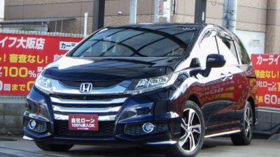 ODYSSEY　オデッセイ　アブソルート　～8人乗りtype～　走行距離6万Km台❗❗　純正SDナビでBluetoothオーディオ接続やHDMIでスマホ等からミラーリングも可能📱　全方位を映し出すマルチビューカメラで駐停車の際も一層安心できます👏　サンシェードや、フリップダウンモニター搭載で後席の方も快適で嬉しいですね🥳　🌜大阪店専用HPも要チェック❗carlifegroup.jp で検索🕵️‍♂️　Instagram・Twitter・TikTokも随時更新中❗❗🌛《1年保証付》