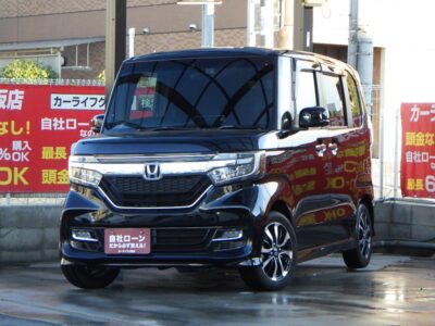 N-BOX　カスタム　G　Lターボ　ホンダセンシング　優れた走行性能・低燃費・乗り心地を実現🍃　先進の安全運転支援システム「ホンダ センシング」を採用し後方誤発進抑制機能も搭載👏　オシャレで上質な車内空間💎　レーダークルーズコントロールで長時間のドライブも楽々可能🦅　内外装共に進化したN-BOXです🤩　ターボなので力強い走りが可能です💥　🌜大阪店専用HPも要チェック❗carlifegroup.jp で検索🕵️‍♂️　Instagram・Twitter・TikTokも随時更新中❗❗🌛《1年保証付》