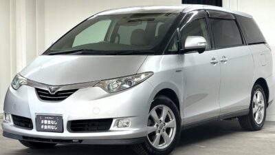 ESTIMA　エスティマHV　G 【4WD】　✨車検2年付✨長年の人気を誇るトヨタのミニバン🌟直進安定性抜群の流線形ボディー✨７人乗りキャプテンシート💺タイプ・オットマン機能付き＆フリップダウンモニター付きで後部座席も快適です👌両側パワースライドドアで荷物の積み下ろしも楽々👌💎TOKYO店専用HPにて更新中❗ carlifegroup.tokyo.jpで検索🕵️‍♂️🌛《1年保証》