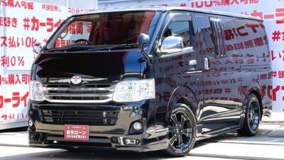 HIACE ハイエース　ロング　スーパーGL【３型】【カスタム】💎人気グレード・モデリスタハーフ３点エアロ＆ローダウン🔥社外１７インチAW💎オートエアコン機能付🌀カロッツェリアナビ🗾ＤＶＤ💿Ｂｌｕｅｔｏｏｔｈ🎶📞フルセグＴＶ内蔵型📺走行中映像視聴可能🎉リアシートもアルパインフリップダウンモニター付で映像視聴可能📹両側スライド・イージークロージャ―付🚪💤街乗りタイプグレード💺荷室・ベッドキット搭載🛏車中泊もＯＫ😲納車時新品ホワイトレタータイプタイヤ装着🎉車検１年付🌈🚗福岡店専用HPでも在庫確認可能‼✨ 【carlifegroup.fukuoka.jp/】で検索🕵️‍♂️