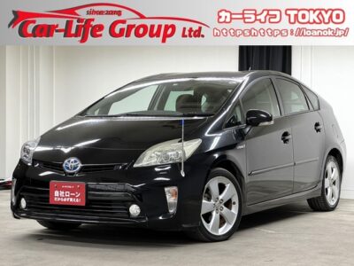 PRIUS　プリウス　S　ツーリングセレクション　✨後期型✨　上位グレード！！✨明るさバツグン！！見た目もスタイリッシュな2連LEDヘッドライト装備✨　純正SDナビ🗾走行中視聴可能なフルセグTV📺ステアリングスイッチで楽々操作可能👌　駐車時や切り返し時に安心のバックカメラ👀　高速道路利用時に便利なETC装備✨　ツーリングセレクションの特徴である17インチアルミホイールも魅力的です😆✨車検2年付＆納車時タイヤ４本新品✨　🌜TOKYO店専用HPにて更新中❗ carlifegroup.tokyo.jpで検索🕵️‍♂️🌛《1年保証付》