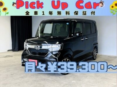 N-BOX　カスタム　G・Lホンダセンシング　純正インターナビ💿🗾ＣＤ・ＤＶＤ💿Ｂｌｕｅｔｏｏｔｈ🎶📱📞地デジフルセグＴＶ内蔵型📺🚪夜間も明るいＬＥＤヘッド＆ＬＥＤフォグランプ装備！！クルーズコントロールで高速道路での長距離走行も楽々快適🛣️安全装備もバッチリ・ホンダセンシング機能💎大人気のハイトワゴン・Ｎ－ＢＯＸ！！シーケンシャル式ウインカーもワンポイントアクセント😊納車時新品タイヤ装着🌈車検２年付🌈💎TOKYO店専用HPにて更新中❗ carlifegroup.tokyo.jpで検索🕵️‍♂️🌛《1年保証》