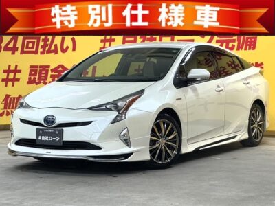 PRIUS　プリウス　Sセーフティプラス 【特別仕様車】【カスタム】✨希少な低走行車2万㌔台🤩月々のお支払い5万円台～OK✨ＭＯＤＥＬＬＩＳＴＡ3点エアロ＆LEONIS17㌅AWでバッチリカスタム済み😎カラーヘッドアップディスプレイやレーダークルコン、社外デジタルインナーミラー搭載で快適なドライブを楽しめます👌純正9インチSDナビ🗾地デジフルセグTV📺DVD📀Bluetoothオーディオで音楽再生出来ます🎶🌜TOKYO店専用HPにて更新中❗ carlifegroup.tokyo.jpで検索🕵️‍♂️🌛《1年保証付》