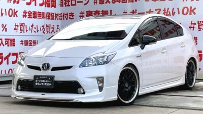 PRIUS　プリウス　Sツーリングセレクション【カスタム】💎ブラックルーフのプリウス後期型仕様・ＬＥＤヘッドライトタイプ・ローダウン＆モデリスタハーフ３点エアロ・アネーロ１９インチAW💎😮燃費性能抜群のハイブリッドセダン・ＪＣ０８モード燃費３０．４ｋｍ／Ｌ🌿純正ＳＤナビ🗾ＤＶＤ📀Ｂｌｕｅｔｏｏｔｈ📱フルセグＴＶ内蔵型📺走行中映像視聴可能🌈🚗福岡店専用HPでも在庫確認可能‼✨ 【carlifegroup.fukuoka.jp/】で検索🕵️‍♂️