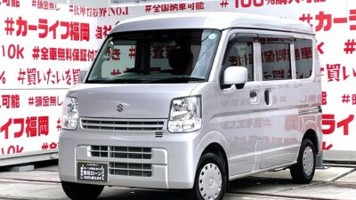 EVERY　エブリィバン　ジョイン・ハイルーフ　＂軽貨物タイプ人気Ｎｏ.１・エブリィ上級グレード＂走行１万ｋｍ台😲＂事業用ナンバー登録可能＂パイオニア・ディスプレイオーディオ付ＤＶＤ📀Ｂｌｕｅｔｏｏｔｈ📱📞ハイルーフタイプで大量の荷物🧳積み込みもＯＫ！！パワステ・全席パワーウィンドウ・キーレス付き🔑乗用タイプシート💺でセカンドシート分割タイプ・快適乗り心地😊汚れも目立ちにくい・シルバーカラー🚙オーバーヘッドシェルフ付で収納たっぷり👆安心のスズキセーフティーサポート🌈ドライブレコーダーで安心録画📹🚗福岡店専用HPでも在庫確認可能‼✨ 【carlifegroup.fukuoka.jp】で検索🕵️‍♂️