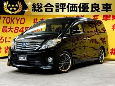 ALPHARD　アルファードHV　SR  【総合評価優良車】【４WD】【カスタム】✨純正８インチＨＤＤナビ🗾ＤＶＤ📀Ｂｌｕｅｔｏｏｔｈ🎶📱📞フルセグＴＶ内蔵型📺　このボディーサイズでJC08モードで17km/Lと驚きの低燃費😆　狭いところの運転も安心コーナーセンサー付き😊７人乗りキャプテンシートでオットマン付き💺車内でくつろぎ空間をお楽しみいただける素敵な１台💺　社外サス＆社外19インチアルミホイール付き🚗　✨TOKYO店専用HPにて更新中❗ carlifegroup.tokyo.jpで検索🕵️‍♂️🌛《1年保証》