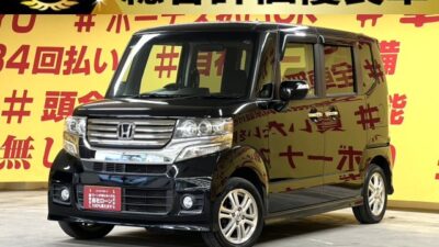 N-BOX　カスタム　G　Lパッケージ　【総合評価優良車】【タイヤ４本新品交換】幅広い世代から大人気の軽ハイトワゴンです✨ストラーダHDDナビ🗾ＤＶＤ💿地デジフルセグＴＶ付きで走行中も視聴可能❗❗左側パワースライドドア搭載で乗り降り楽々👌🍃カタログ燃費ＪＣ０８モード２４．２ｋｍ／Ｌの低燃費🍃　🌜TOKYO店専用HPにて更新中❗ carlifegroup.tokyo.jpで検索🕵️‍♂️🌛《1年保証付》