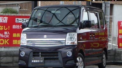 エブリイワゴン　PZターボ　【総合評価優良車】　２代目後期型⚡　快適な居住空間と広い荷室空間をもつ伝統的な軽1ボックス💨　特徴的なメッキグリルが人気の後期型です✨　ターボで荷物や人数が乗っても力強い走りが可能🔥　お子様連れの方にも人気の軽自動車です👏　左側はパワースライドドアで乗り降りも楽々可能✨　🌜大阪店専用HPも要チェック❗carlifegroup.jp で検索🕵️‍♂️　Instagram・Twitter・TikTokも随時更新中❗❗🌛《1年保証付》