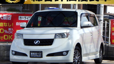 bB Zエアロ Gパッケージ 【総合評価優良車】 2代目bBの上級グレード💎 個性的なデザインで幅広い世代にオススメです🌈 室内ブルーイルミネーションで夜は幻想的な車内🌃 フルセグTV・DVD視聴可能SDナビ🎵 毎月2万円台前半~でお乗りいただけるお手頃なコンパクトカーです🙌 🌜大阪店専用HPも要チェック❗carlifegroup.jp で検索🕵️♂️ Instagram・Twitter・TikTokも随時更新中❗❗🌛《1年保証付》