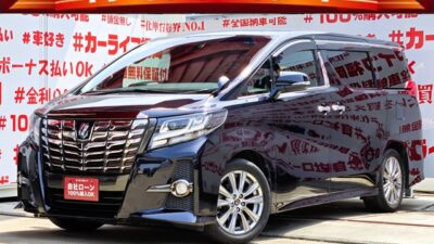 ALPHRD　アルファード　2.5S・Aパッケージ タイプブラック　【特別仕様車】＂迫力の３０型アルファードフェイス＂純正１０インチＳＤナビ🗾ＤＶＤ💿Ｂｌｕｅｔｏｏｔｈ🎶📱📞フルセグＴＶ内蔵型📺キャプテンシート＆純正１２．１インチフリップダウンモニターで映像を楽しめる😊両側パワースライドドア＆電動リアゲート付で乗降り・荷物の出し入れ楽々🌈レーダークルーズコントロールで長距離は楽々追尾運転🚗💎装備品充実の１台💎🌈車検２年付🚗福岡店専用HPでも在庫確認可能‼✨【carlifegroup.fukuoka.jp/】で検索🕵️‍♂️