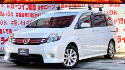 ISIS　アイシス　プラタナVセレクション ホワイトインテリアパッケージ　【特別仕様車】＂低価格３列シートステーションワゴン＂月々１万円台～ＯＫ＂純正ＳＤナビ🗾ＤＶＤ📀Ｂｌｕｅｔｏｏｔｈ🎶📱📞地デジＴＶ内蔵型📺走行中映像視聴可能👀✨大解放の左側ピラーレスタイプ・両側パワースライドドア🚪ホワイトインテリア＆レザーシートで高級感のある内装🌈車検２年付🌈🚗福岡店専用HPでも在庫確認可能‼✨ 【carlifegroup.fukuoka.jp/】で検索🕵️‍♂️