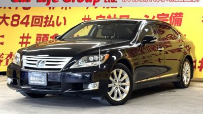 LEXUS　レクサス　LS600hL　レクサス最高級・ＢＩＧラグジュアリーセダンのハイブリッドタイプ✨ブラックカラーでTOKYO店初入庫😆純正マルチＨＤＤナビ🗾ＤＶＤ📀Ｂｌｕｅｔｏｏｔｈ📱🎵フルセグＴＶ内蔵型📺走行中映像視聴可能👀高級感溢れる豪華装備💺シートエアコン＆全席シートヒーター装備💺なんと左後部座席にはマッサージチェア機能付き😎🌜TOKYO店専用HPにて更新中❗ carlifegroup.tokyo.jpで検索🕵️‍♂️🌛《1年保証付》
