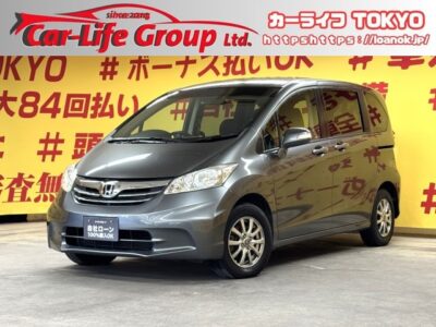 FREED　フリード　Ｇジャストセレクション 【総合評価優良車】　🎊人気コンパクトミニバン6人乗りタイプ😎燃費も十分・お財布にやさしい👛３列シート👨‍👩‍👧‍👧純正SSDナビ🗾DVD📀Bluetooth機能付き🎶📱📞ワンセグＴＶ内蔵型📺走行中映像視聴可能👀楽々開閉の両スライド左側パワースライドドア装備🚪📹ウォークスルー可能で大人数でのお出掛けも楽々😊💎車検2年付🌛TOKYO店専用HPにて更新中❗ carlifegroup.tokyo.jpで検索🕵️‍♂️🌛《1年保証付き》