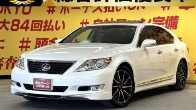 LEXUS レクサス LS460 SZ Iパッケージ 【総合評価優良車】✨上級グレード✨ ✨大人気の中期型&SKPエアロつき✨ ✨純正HDDナビ🎵地デジフルセグTV・Bluetooth・ミュージックサーバー・DVD・CD機能付き✌️多彩なオーディオソースをLEXUSプレミアムサウンドシステムでご堪能ください😁バックカメラ付📸 快適&最高のサンルーフ😎 黒本革シート(前席パワーシート&前席シートエアコン&後席シートヒーター&ステアリングヒーター!)✨ 夜間でも明るいHIDヘッドライト&HIDフォグ🌞 駐車時に便利なブレーキホールド機能付き! 電動リアサンシェード&サイドサンシェード付き! 純正19インチアルミホイール🍩 🌛TOKYO店専用HPにて更新中❗ carlifegroup.tokyo.jpで検索🕵️♂️🌛【車検2年付】《1年保証付》