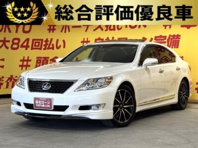 LEXUS　レクサス　LS460　SZ　Iパッケージ　【総合評価優良車】✨上級グレード✨　✨大人気の中期型&SKPエアロつき✨　✨純正HDDナビ🎵地デジフルセグTV・Bluetooth・ミュージックサーバー・DVD・CD機能付き✌️多彩なオーディオソースをLEXUSプレミアムサウンドシステムでご堪能ください😁バックカメラ付📸　快適&最高のサンルーフ😎　黒本革シート（前席パワーシート&前席シートエアコン＆後席シートヒーター＆ステアリングヒーター！）✨　夜間でも明るいHIDヘッドライト&HIDフォグ🌞　駐車時に便利なブレーキホールド機能付き！　電動リアサンシェード&サイドサンシェード付き！　純正19インチアルミホイール🍩　🌛TOKYO店専用HPにて更新中❗ carlifegroup.tokyo.jpで検索🕵️‍♂️🌛【車検2年付】《1年保証付》
