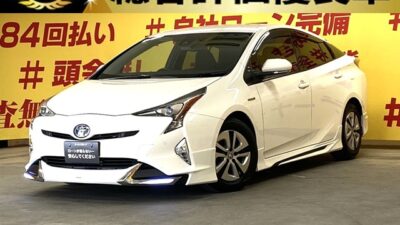 PRIUS　プリウス　A　【カスタム】【総合評価優良車】【車検2年付】✨先進装備充実の上級グレード！🌈　🔥デイライト付き社外モデリスタ風ハーフ3点エアロでドレスアップされてます🔥　トヨタが誇る衝突回避パッケージ・トヨタセーフティーセンス搭載で安全をサポートしてくれます🌞クリアランスソナーなど様々な安心安全で快適な装備が盛りだくさん( ﾟДﾟ)　💎TOKYO店専用HPにて更新中❗ carlifegroup.tokyo.jpで検索🕵️‍♂️🌛《1年保証》