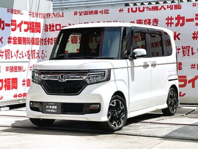 N-BOX　カスタムＧ・Ｌターボ　ホンダセンシング　💎８インチ純正インターナビ装着🗾ＤＶＤ📀Ｂｌｕｅｔｏｏｔｈ🎶📱📞フルセグＴＶ内蔵型📺走行中映像視聴可能👀夜間も明るいＬＥＤヘッド＆ＬＥＤフォグランプ装備💡アダプティブクルーズコントロール（レーダー式）搭載！！高速楽々運転可能🛣️安全装備もバッチリ・ホンダセンシング機能💎大人気のハイトワゴン・Ｎ－ＢＯＸ！！ＬＫＡＳ車線維持システム装備！！シーケンシャル式ウインカーもワンポイントアクセント😊納車時新品タイヤ装着💎車検２年付😲💎🚗福岡店専用HPでも在庫確認可能‼✨ 【carlifegroup.fukuoka.jp/】で検索🕵️‍♂️
