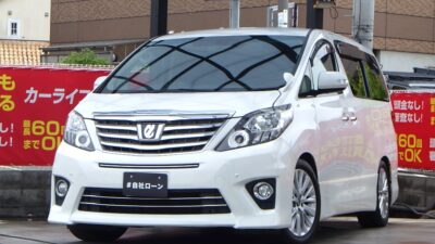 アルファード　240S　Cパッケージ　《最上級グレード》　エグゼクティブシートでゴージャスな20系アルファード💎　高級感のあるレザーシートに前席＆2列目シートはパワーシートで、助手席・2列目シートはパワーオットマン付き💺　両側パワースライドドア＆パワーバックドアでお荷物の積み下ろしもラクラクです📦　フリップダウンモニターやトヨタプレミアムサウンドシステムなどオーディオ関係も抜群です✨　🌜大阪店専用HPも要チェック❗carlifegroup.jp で検索🕵️‍♂️　Instagram・Twitter・TikTokも随時更新中❗❗🌛《1年保証付》