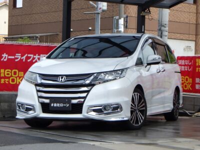 オデッセイ　アブソルート　EX　【総合評価優良車】　最上級グレード👏　装備も充実した上質な室内空間の上級ミニバン💫　大画面8インチサイズの純正SDナビでBluetoothオーディオ接続可能です🎵　ハーフレザーシート、キャプテンシート＆オットマン、黒木目調パネル、タッチパネルACなど高級感のある車内✨　3列目は床下格納シートで大容量スペースを確保できます🛒　🌜大阪店専用HPも要チェック❗carlifegroup.jp で検索🕵️‍♂️　Instagram・Twitter・TikTokも随時更新中❗❗🌛《1年保証付》