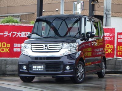 N-BOX　カスタム　G　Lパッケージ　《ユーザー買取車》　人気No.1の軽自動車💨　お得な価格で乗れるユーザー買取車👏　驚くほど広い後席空間で大人の方でもゆったりとお乗りいただけます✨　小さなお子様がおられるご家庭の方にも好評です🥳　🌜大阪店専用HPも要チェック❗carlifegroup.jp で検索🕵️‍♂️　Instagram・Twitter・TikTokも随時更新中❗❗🌛《1年保証付》