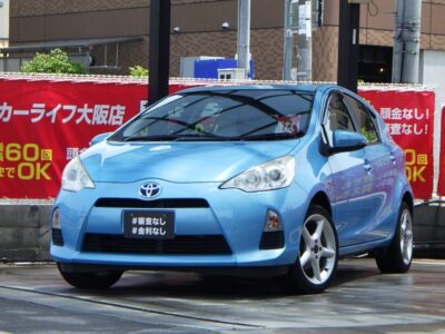 アクア　L　《ユーザー買取車》　燃費性能抜群のアクアがお買い求めやすい価格で登場🔑　オシャレで爽快感のあるブルーメタリックカラー💎　車内の撮影も可能なドライブレコーダー搭載📸　お仕事にも使えて便利なコンパクトカーです🙌　🌜大阪店専用HPも要チェック❗carlifegroup.jp で検索🕵️‍♂️　Instagram・Twitter・TikTokも随時更新中❗❗🌛《1年保証付》
