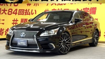LEXUS　レクサスLS460　バージョンC・Iパッケージ　【総合評価優良車】【カスタム】【低走行6万キロ台】　✨レクサス人気車両TOKYO店再入庫🔥月々5万円台～お乗りいただけます✌️　フルエアロ+R-SPECエアサスコントローラー+RAYS22インチアルミホイールでばっちりカスタムされた1台です🚗　✨純正HDDナビ🎵地デジフルセグTV・Bluetooth・ミュージックサーバー・DVD・CD機能付き✌️多彩なオーディオソースをLEXUSプレミアムサウンドシステムでご堪能ください😁駐車時大活躍のバックガイドモニター+クリアランスソナー😆本革シート🎉前席パワーシート&前席シートヒーター+シートクーラー＆ステアリングヒーター✨　夜間でも明るいHIDヘッドライト&LEDフォグ🌞　電動リアサンシェード付き😁　 ✨車検2年付✨ 🌛TOKYO店専用HPにて更新中❗ carlifegroup.tokyo.jpで検索🕵️‍♂️🌛【1年保証付き】