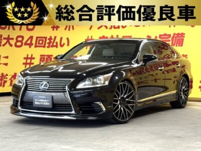 LEXUS　レクサスLS460　バージョンC・Iパッケージ　【総合評価優良車】【カスタム】【低走行6万キロ台】　✨レクサス人気車両TOKYO店再入庫🔥月々5万円台～お乗りいただけます✌️　フルエアロ+R-SPECエアサスコントローラー+RAYS22インチアルミホイールでばっちりカスタムされた1台です🚗　✨純正HDDナビ🎵地デジフルセグTV・Bluetooth・ミュージックサーバー・DVD・CD機能付き✌️多彩なオーディオソースをLEXUSプレミアムサウンドシステムでご堪能ください😁駐車時大活躍のバックガイドモニター+クリアランスソナー😆本革シート🎉前席パワーシート&前席シートヒーター+シートクーラー＆ステアリングヒーター✨　夜間でも明るいHIDヘッドライト&LEDフォグ🌞　電動リアサンシェード付き😁　 ✨車検2年付✨ 🌛TOKYO店専用HPにて更新中❗ carlifegroup.tokyo.jpで検索🕵️‍♂️🌛【1年保証付き】