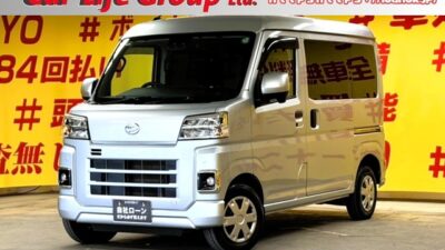 HIJET　ハイゼットカーゴ　クルーズ＂令和４年式・人気７００型＂✨上級グレード【現行型】✨安心の運転支援・スマートアシスト機能付💎純正SDナビ🎶Ｂｌｕｅｔｏｏｔｈ📱📞地デジＴＶ内蔵型📺✨楽々乗降りプッシュスタート🔘スマートキータイプ👆燃費性能もＯＫ🍃カタログ燃費・ＪＣ０８モード２０．５ｋｍ🍃抜群の収納スペース・ルーフシェルフ付😊✨黒ナンバー(事業用)登録も追加料金なしで登録可能✨🌛TOKYO店専用HPにて更新中❗ carlifegroup.tokyo.jpで検索🕵️‍♂️🌛《1年保証付》🎉🚗