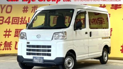 HIJET　ハイゼットカーゴ　デラックス【高年式】【低走行】【車検２年付】　純正オーディオ（ラジオ機能付♪）小物などたくさん入れられるオーバヘッドコンソール付き♪パワステ🌞パワーウィンドウ✨キーレス装備🌈　荷物の量に合わせてヘッドライトの角度が調整できるヘッドライトレベライザー搭載✨　事業用黒ナンバー取得可能です💪🌛TOKYO店専用HPにて更新中❗ carlifegroup.tokyo.jpで検索🕵️‍♂️🌛《1年保証》