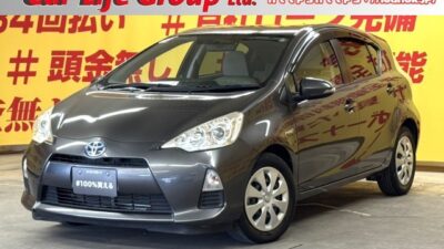 AQUA  アクア　S　【低走行】【車検2年付】　人気車種につき再入庫✨　18,000㎞台の超低走行車🚗　純正SDナビ🗾地デジフルセグ📺　Bluetooth🎶接続可😆　人気カラー色グレー😁👌お手入れ楽々、燃費・取り回しも抜群なので長距離通勤にも最適です(^^)/　リヤシートを倒せば荷室も広くて使い勝手も良し！！🌜TOKYO店専用HPにて更新中❗ carlifegroup.tokyo.jpで検索🕵️‍♂️🌛《1年保証付》