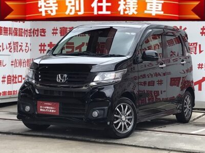 N-WGN　NワゴンカスタムG・Aパッケージ【特別仕様車】✨純正インターナビ🗾ワンセグテレビ📺CD・DVD📀ハンズフリー装備📞夜間走行も安心のHIDヘッドライト＆フォグライト✨走行中の操作も楽々ステアリングスイッチ👌安全に駐車可能なバックカメラ📷革巻きステアリング＆ハーフレザーシートでスパルタンな室内🕶️車検2年付💎🚗福岡店専用HPでも在庫確認可能‼✨ 【carlifegroup.fukuoka.jp/】で検索🕵️‍♂️