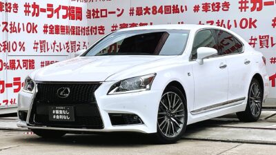 LEXUS　レクサス　ＬＳ４６０　Ｆスポーツ【後期型】💎走行５万ｋｍ台・上級グレード💎レクサスのスポーツタイプグレード・専用チューニングのトランスミッション＆ｂｒｅｍｂｏ製高性能ブレーキ・専用１９インチ鍛造ＡＷ🎉純正マルチナビ🗾ＤＶＤ📀Ｂｌｕｅｔｏｏｔｈ🎵📱📞フルセグＴＶ内蔵型📺走行中映像視聴可能👀パドルシフト付の革巻きスポーツステアリング👐💎２眼ＨＩＤヘッドライト＆シャープなＬＥＤフォグランプでも明るさ抜群💡ホールド感を重視したＦスポ専用本革エア―シート💺万が一もバッチリ録画・前後ドライブレコーダー付📹綺麗なパールカラーの最高級Ｂｉｇセダン🔥🌈運転支援装備も充実💎車検２年付🚗福岡店専用HPでも在庫確認可能‼✨ 【carlifegroup.fukuoka.jp】で検索🕵️‍♂️