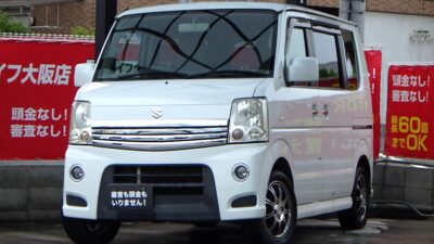 エブリィワゴン　ＰＺターボ　２代目後期型⚡　快適な居住空間と広い荷室空間をもつ伝統的な軽1ボックス💨　ターボで荷物や人数が乗っても力強い走りが可能🔥　お荷物もたくさん積めてお仕事にも使えます👏　左側パワースライドドアで乗り降りも便利です🙌　🌜大阪店専用HPも要チェック❗carlifegroup.jp で検索🕵️‍♂️　Instagram・Twitter・TikTokも随時更新中❗❗🌛《1年保証付》